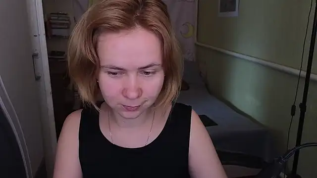 Snapshot of Riley_Roo chatting on 05.25.26 Riley Roo online show from 05.25.26