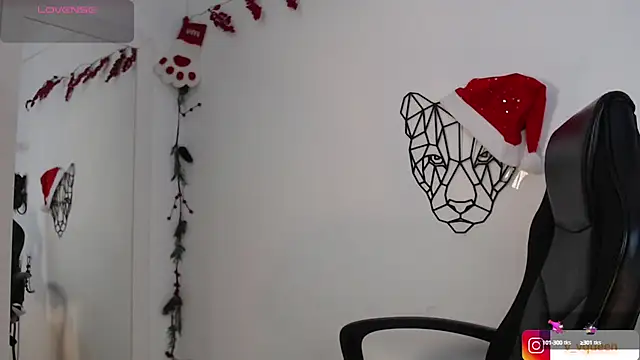 Violet-Queen online show from 12.15.24