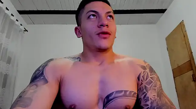 Snapshot of aquiles_51 chatting on 12.13.24 aquiles 51 online show from 12.13.24