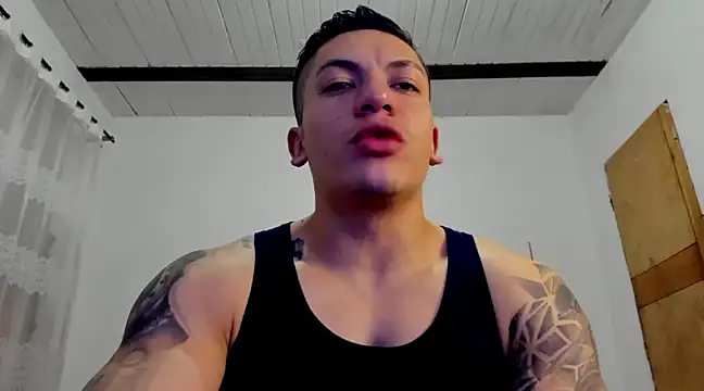 Snapshot of aquiles_51 chatting on 12.19.24 aquiles 51 online show from 12.19.24