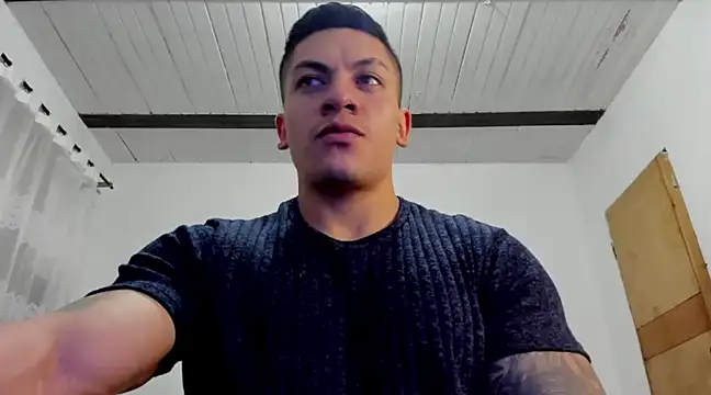 Snapshot of aquiles_51 chatting on 12.28.24 aquiles 51 online show from 12.28.24