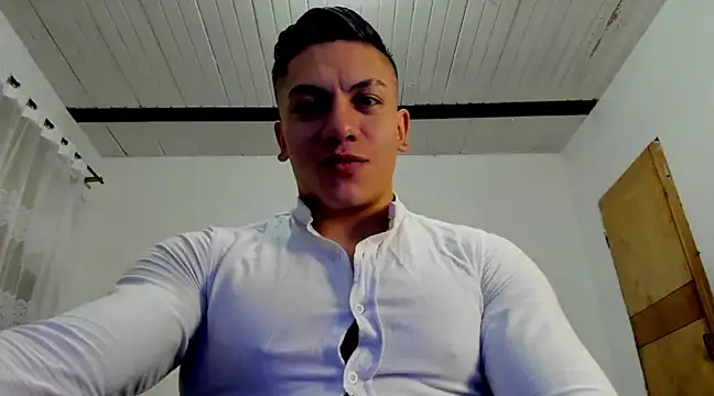 Snapshot of aquiles_51 chatting on 01.03.25 aquiles 51 online show from 01.03.25