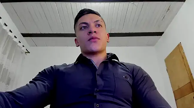 Snapshot of aquiles_51 chatting on 01.15.25 aquiles 51 online show from 01.15.25