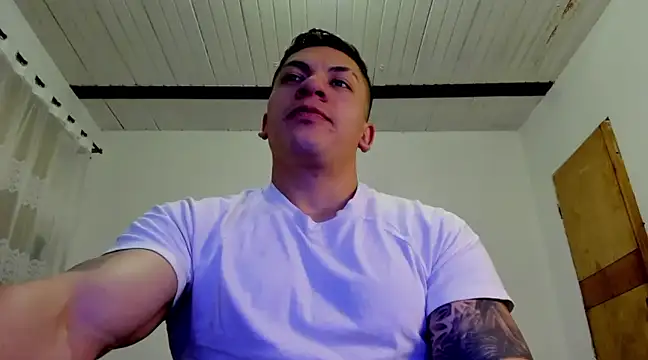 Snapshot of aquiles_51 chatting on 01.16.25 aquiles 51 online show from 01.16.25