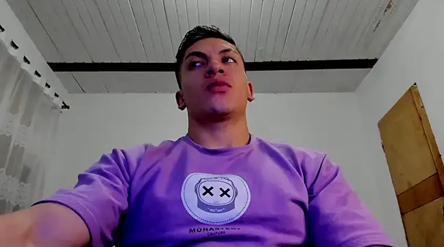 Snapshot of aquiles_51 chatting on 01.19.25 aquiles 51 online show from 01.19.25