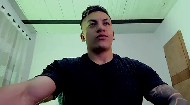 Snapshot of aquiles_51 chatting on 01.26.25 aquiles 51 online show from 01.26.25