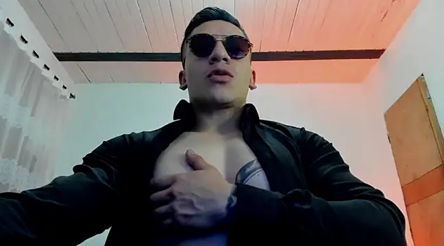 Snapshot of aquiles_51 chatting on 01.29.25 aquiles 51 online show from 01.29.25