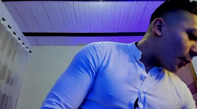 Snapshot of aquiles_51 chatting on 01.31.25 aquiles 51 online show from 01.31.25