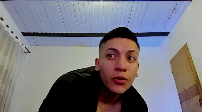 Snapshot of aquiles_51 chatting on 02.11.25 aquiles 51 online show from 02.11.25