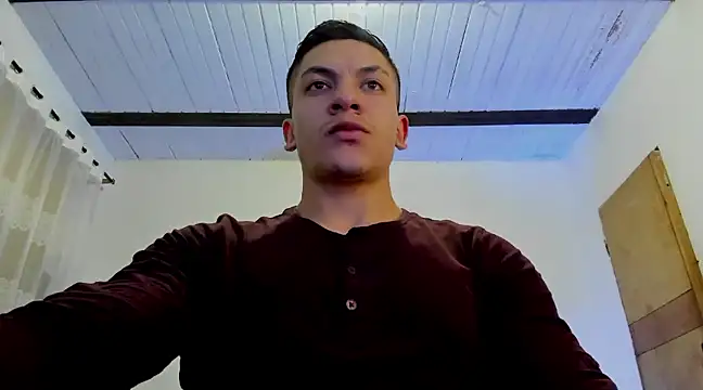 Snapshot of aquiles_51 chatting on 02.16.25 aquiles 51 online show from 02.16.25