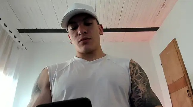 Snapshot of aquiles_51 chatting on 02.25.25 aquiles 51 online show from 02.25.25