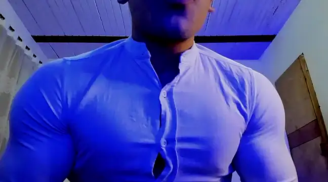 Snapshot of aquiles_51 chatting on 03.05.25 aquiles 51 online show from 03.05.25