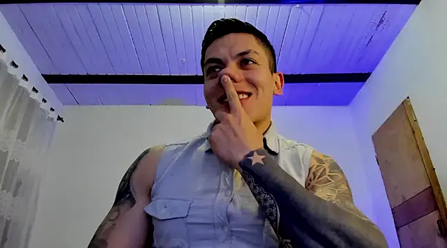 Snapshot of aquiles_51 chatting on 03.12.25 aquiles 51 online show from 03.12.25