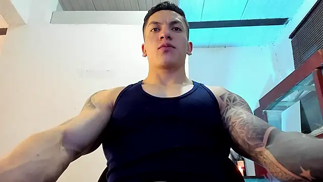 Snapshot of aquiles_51 chatting on 09.15.25 aquiles 51 online show from 09.15.25