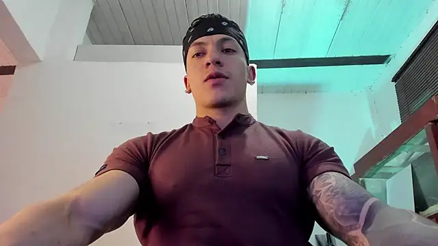 Snapshot of aquiles_51 chatting on 09.19.25 aquiles 51 online show from 09.19.25