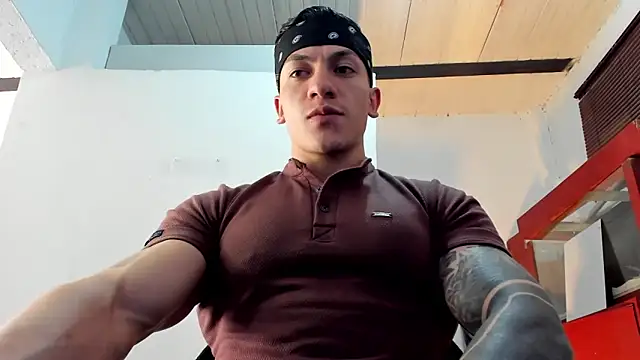 Snapshot of aquiles_51 chatting on 09.23.25 aquiles 51 online show from 09.23.25