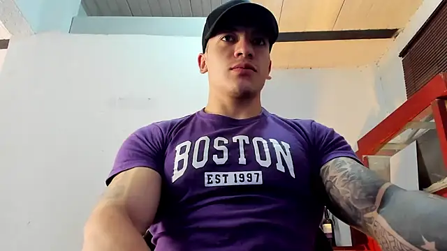 Snapshot of aquiles_51 chatting on 09.25.25 aquiles 51 online show from 09.25.25