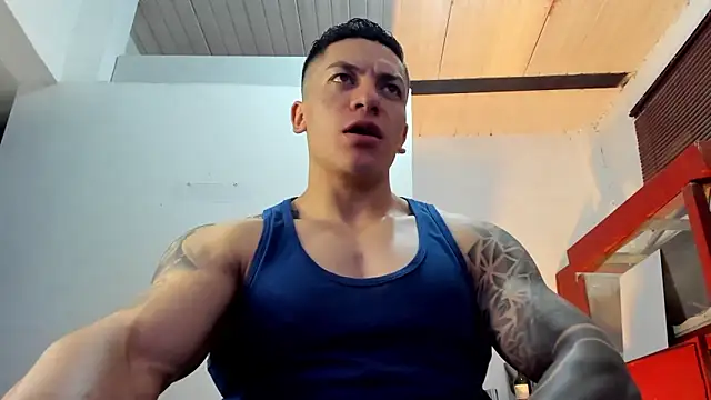 Snapshot of aquiles_51 chatting on 10.01.25 aquiles 51 online show from 10.01.25