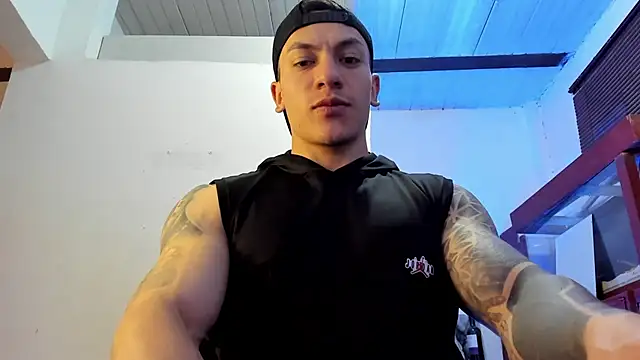 Snapshot of aquiles_51 chatting on 10.11.25 aquiles 51 online show from 10.11.25