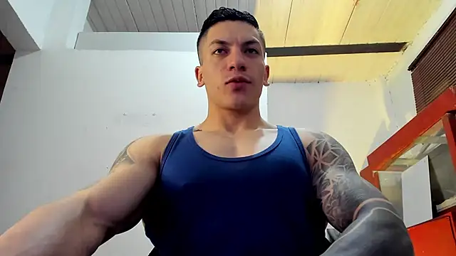 Snapshot of aquiles_51 chatting on 10.22.25 aquiles 51 online show from 10.22.25