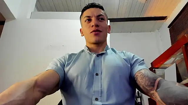 Snapshot of aquiles_51 chatting on 10.31.25 aquiles 51 online show from 10.31.25