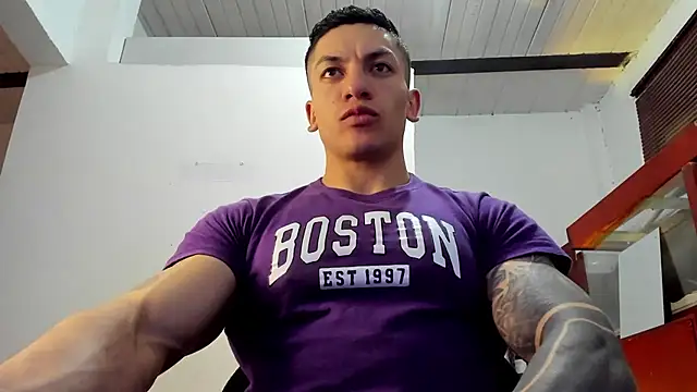 Snapshot of aquiles_51 chatting on 11.01.25 aquiles 51 online show from 11.01.25