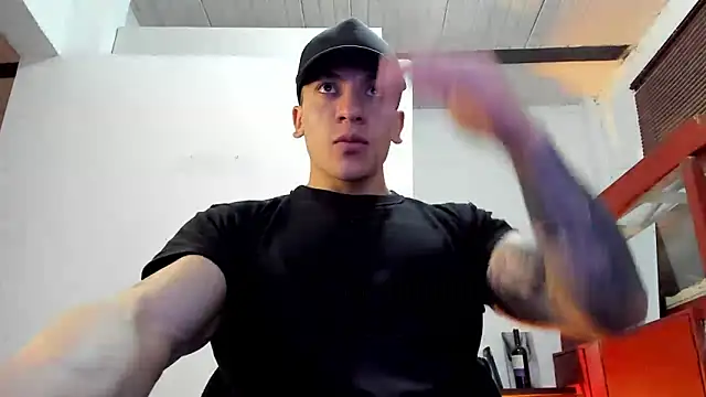 Snapshot of aquiles_51 chatting on 11.15.25 aquiles 51 online show from 11.15.25