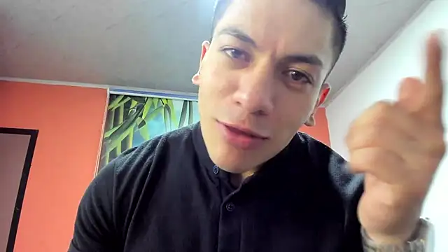 Snapshot of aquiles_51 chatting on 11.29.25 aquiles 51 online show from 11.29.25