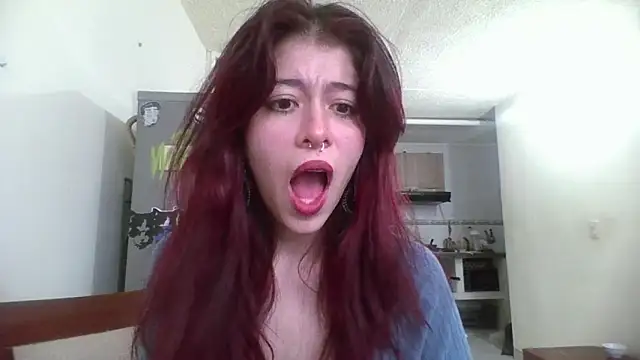 SuzzyyM online show from 02.13.25