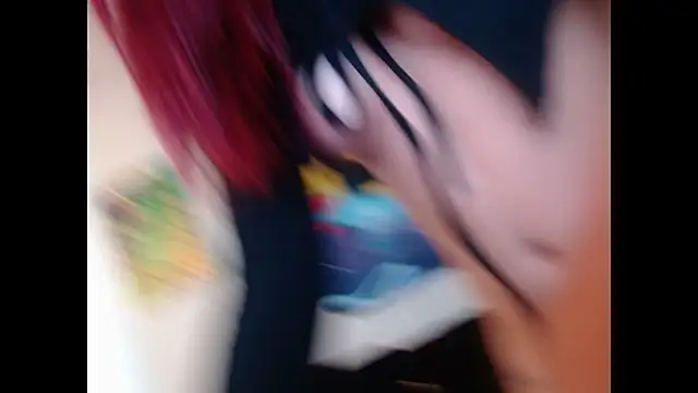 SuzzyyM online show from 10.10.25