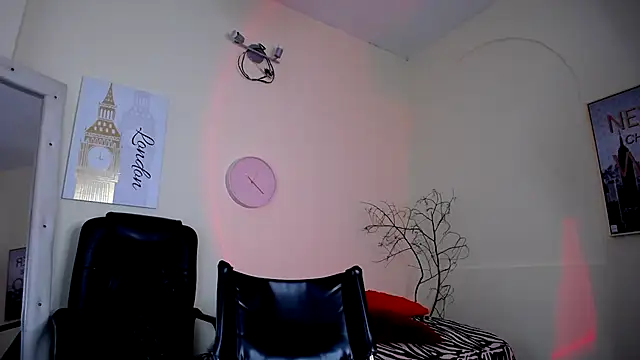 IsaBaileys  online show from 03.13.25