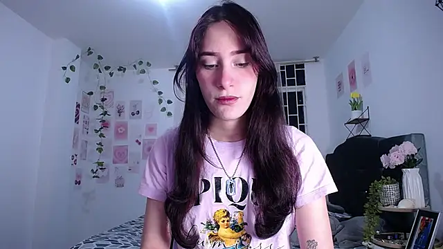 Snapshot of IsaBaileys_ chatting on 05.12.26 IsaBaileys online show from 05.12.26