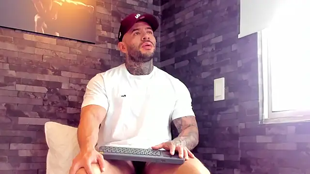 BruceDallas online show from 02.02.26