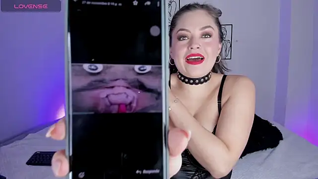 Snapshot of ale_blossom chatting on 12.10.24 ale blossom online show from 12.10.24