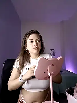 Snapshot of ale_blossom chatting on 01.15.25 ale blossom online show from 01.15.25