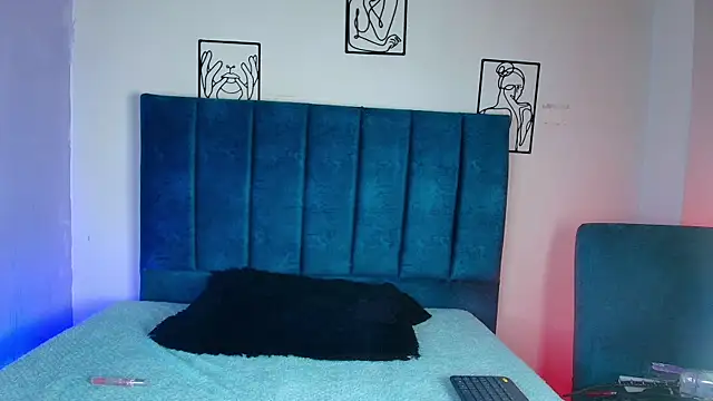 Snapshot of ale_blossom chatting on 03.04.25 ale blossom online show from 03.04.25