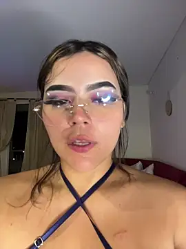 Chloemercury online show from 12.02.25