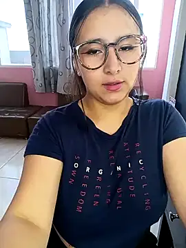 Cute Penelope online show from 01.30.25