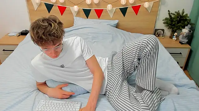 Fandi 777 online show from 01.03.25