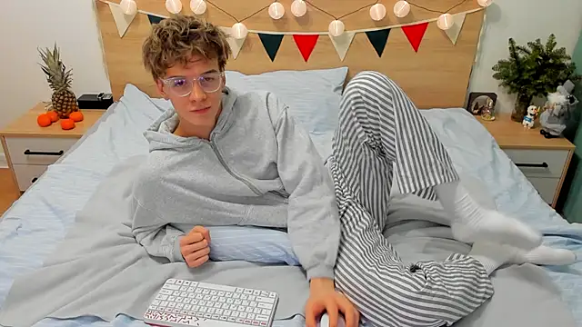 Fandi 777 online show from 01.04.25