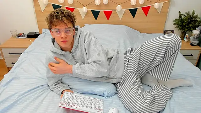 Fandi 777 online show from 01.05.25