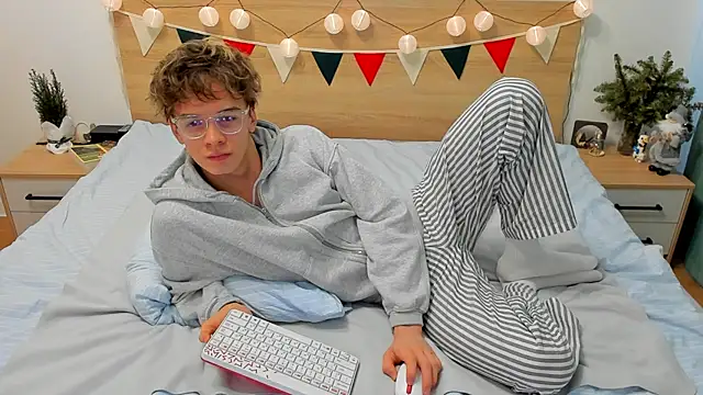 Fandi 777 online show from 01.08.25