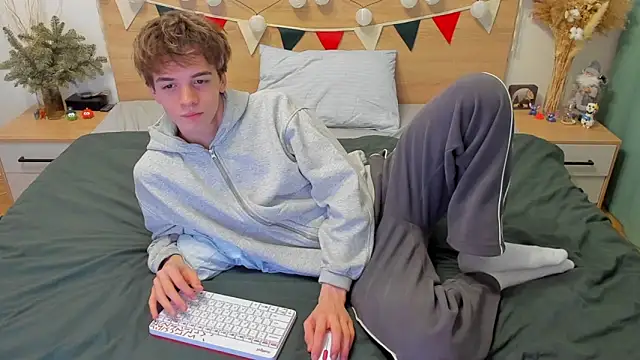 Fandi 777 online show from 02.04.25