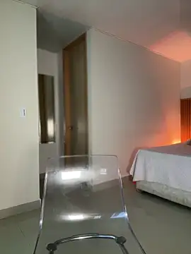 Lianh Benett online show from 01.22.25