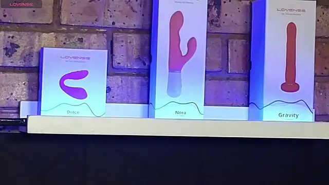 Astoria Moon online show from 09.18.25