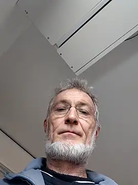 Snapshot of 60philippe chatting on 02.19.26 60philippe online show from 02.19.26