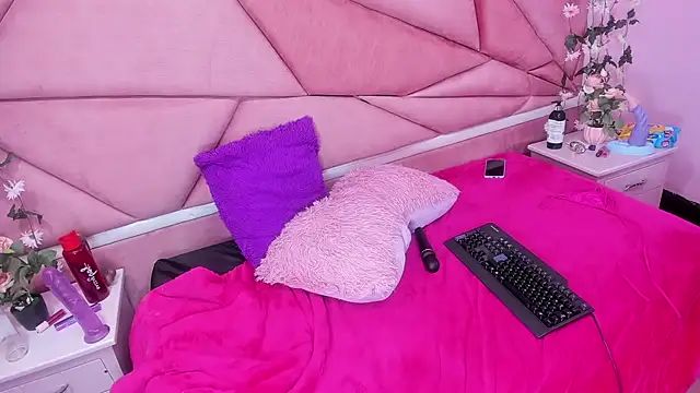 LilithCooperr  online show from 01.06.25