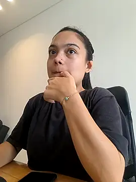 littlemelii online show from 03.17.25