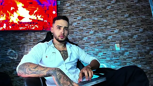 Snapshot of Seth_Owner chatting on 01.14.25 Seth Owner online show from 01.14.25