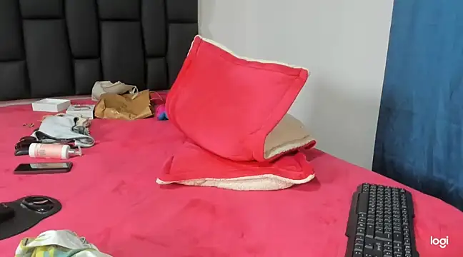 Snapshot of Aurora_doll23 chatting on 12.20.24 Aurora doll23 online show from 12.20.24